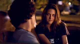Look out, Edward Cullen. Bella (Kristen Stewart) has eyes for a good old mortal or two as NYU student/games operator Em Lewin.