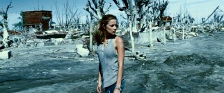 The search for her missing friend brings Steph (Amber Heard) to these salty Argentine ruins.