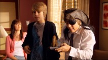 For their no-longer regular TV mom Kim Rhodes, Dylan and Cole Sprouse demonstrate that "Blu-ray is Suite" in this goofy Disney infomercial.