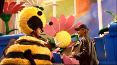 In this second of two amusing live-action trailers, DreamWorks CEO Steven Spielberg suggests a new medium for Jerry Seinfeld's bee movie.