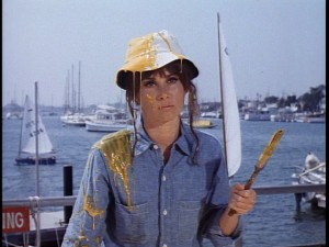 Oh man, Stefanie Powers has yellow paint all over her hat and shirt. I think my side just split!