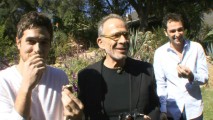 Ron Rifkin teaches co-stars Dave Annable and Matthews Rhys the proper way to eat a fig in"The Ojai Experience."