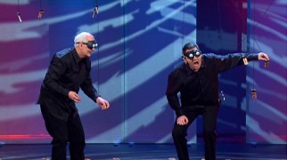 Mouse traps swing and get stepped on in Colin and Brad's barefoot, blindfolded finale.