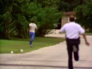 "COPS" didn't have to wait long for a good foot chase. This one occurred in the Broward-set pilot episode.