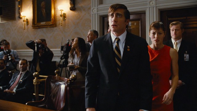Congressman Howard Birdwell (Jake Gyllenhaal) renounces his party membership and declares himself independent to support Alice's emergency health care bill.