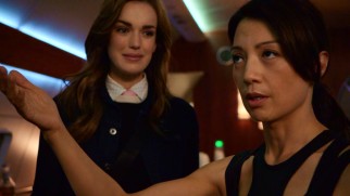 Jemma Simmons (Elizabeth Henstridge) disturbs a meditating Melinda May (Ming-Na Wen) in this deleted scene.