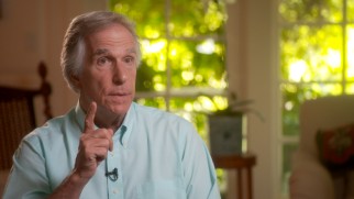 Still looking less old than Benedict Slade, Henry Winkler reflects on "An American Christmas Carol" in this brand new hi-def 2012 interview.