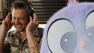 Blake Shelton is entertained by the sight of a hatchling fogging up the camera in his "Friends" music video.