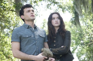 Move over Edward and Bella, there's a new teenaged human-supernatural couple in Ethan Wate (Alden Ehrenreich) and Lena Duchannes (Alice Englert).