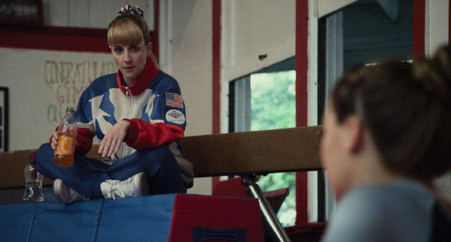 Bitter has-been Hope Ann Greggory (Melissa Rauch) is not a great role model for the up and coming Maggie.