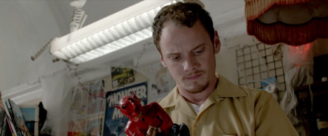 This Satan Genie, an unexpected arrival at his workplace, will have drastic consequences for Max (Anton Yelchin).
