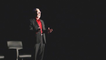 Leonard Maltin prepares viewers for a 2013 Hollywood screening of the film.
