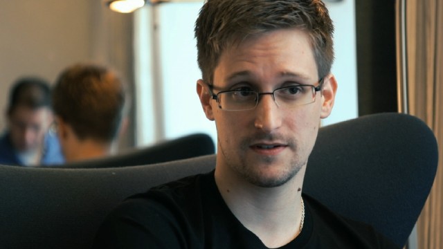 In "Citizenfour", former CIA agent Edward Snowden shares evidence of far-reaching NSA surveillance of ordinary citizens.
