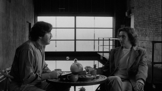 An in-demand Steve Coogan is cooler than a cucumber upon Alfred Molina's enthusiastic revelation that the two actors are cousins in "Cousins?"