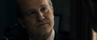 Dr. Omalu finds supporters in his mentor Dr. Cyril Wecht (Albert Brooks)...