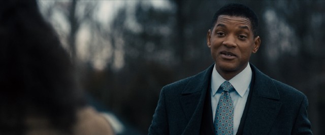 To humanize its hero, "Concussion" shows us Dr. Bennet Omalu (Will Smith) falling for a young Kenyan immigrant who he puts up.