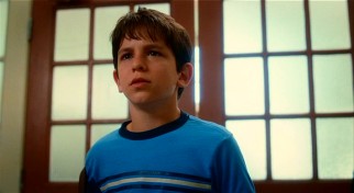 Wimpy kid Greg Heffley (Zachary Gordon) takes his first steps in the treacherous halls of middle school.