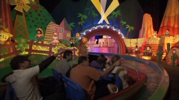 Disneyland's addition of movie characters to It's a Small World is bringing in excited locals by the boatful. Just look at all that pointing.