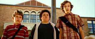 Flamboyant Emmit (David Dorfman), portly Ryan (Troy Gentile), and the gangly Wade (Nate Hartley) spot their tormentors just outside McKinley High.