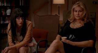 Nikki (Amber Heard) and Stella (Jennifer Coolidge), classmates in the mandatory rage therapy group, become Alex's best friends and accidental partners in crime.