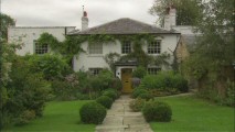 In "The World of Roald Dahl", we get to see the home that inspired much of this film's look and feel.