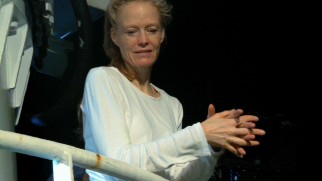 With each passing year, Suzy Amis Cameron is looking more like Gloria Stuart, the actress who played her character's grandmother in "Titanic."