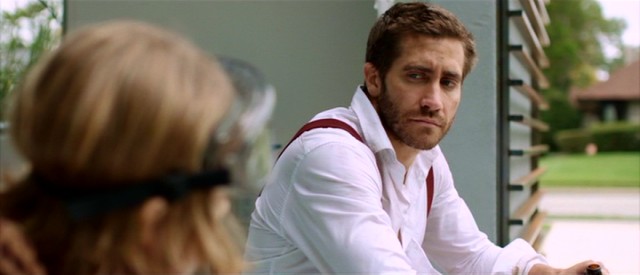 Davis (Jake Gyllenhaal) begins spending time with the troubled teenage son of Karen Moreno.