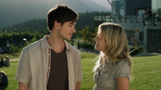 Chris (Ryan Kennedy) isn't just a barista and her boss, but a decent love interest for Charlotte (Sharon Hinnendael).