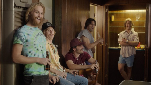 Richard Linklater's "Everybody Wants Some!!" is populated exclusively by beer-swilling, woman-chasing college baseball players, or "bros" to use modern parlance.