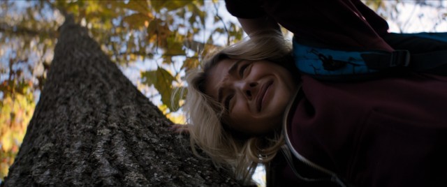 Cassie Sullivan (Chlo Grace Moretz) covers her ears as aliens invade the planet in "The 5th Wave."