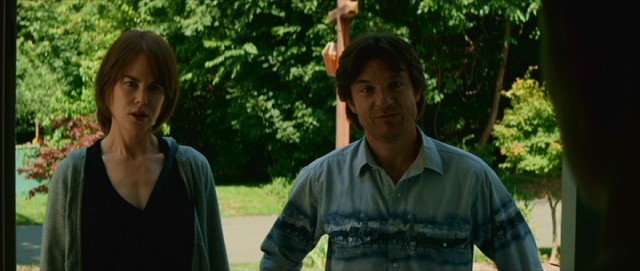 The search for the missing Fang parents brings Annie (Nicole Kidman) and Baxter (Jason Bateman) to the Pacific Northwest, where a couple of brothers have strangely covered a song they wrote as children.