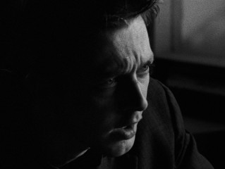 "Following" is presented as the incredulous account of Bill (Jeremy Theobald) to a policeman.