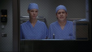 Izzie and George become Meredith's housemates early on.