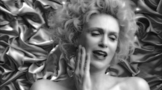 Sue (Jane Lynch) gets a Madonna makeover and the chance to perform "Vogue" for Kurt and Mercedes' project.