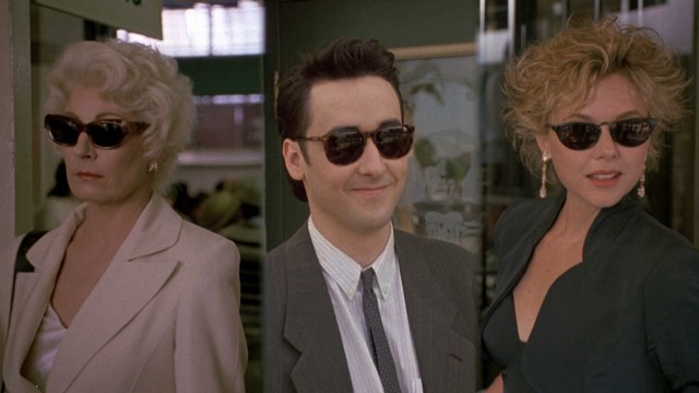 As on the cover and poster art, the opening sequence's split-screen features the three grifters (Anjelica Huston, John Cusack, and Annette Bening) sporting sunglasses and confidence.