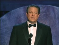Former VP Al Gore accepts the Stanley Kramer Award at the 2007 Producers Guild Awards.