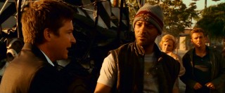 Do-gooder PR guru Ray Embrey (Jason Bateman) steps to the defense of the unpopular hero who just saved his life.