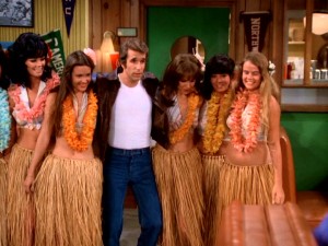 Fonzie walks into Arnold's with half a dozen of the legendary Aloha Pussycats by his side. Aaay!