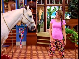 Miley's childhood horse Blue Jeans comes to California and turns up everywhere from the Stewart kitchen to Miley's dreams in Part 1 of "Miley Says Goodbye?" (airing this Sunday).