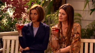 On the deck swing of their new home, Victoria (Wendie Malick) and Rejoyla (Jane Leeves) team up to protect their friend in "It's Not That Complicated."
