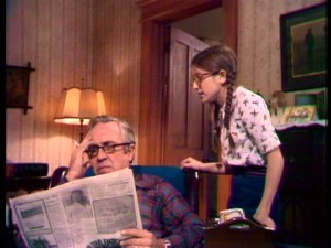 Addie Mills (Lisa Lucas) wants a Christmas tree, but her grumpy father (Jason Robards) would rather sit, scowl, smoke, and read the newspaper.