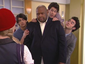 The boys utilize their bodyguard Big Robb when confronting Stella the day after her not-so-special birthday.