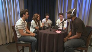 In cahoots with an unnamed actor, the Jonas Brothers stage a radio show for pranking Jordin Sparks, one in which the radio host is less than suitable for the job. Jordin Sparks, consider yourself JoBro'd!
