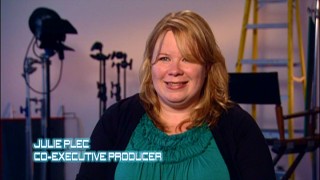 "Kyle XY" writer, co-executive producer and fan Julie Plec shares some of the cancelled show's unrealized plans in the finale audio commentary and this "Future Revealed" featurette.