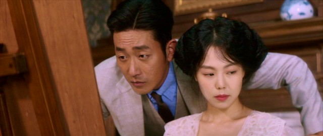 Count Fujiwara (Ha Jung-woo) woos Lady Hikdeo (Kim Min-hee) in "The Handmaiden."