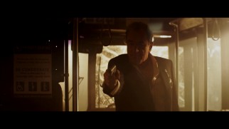 Robert De Niro's casino-owning villain fires a gun in this alternate scene.