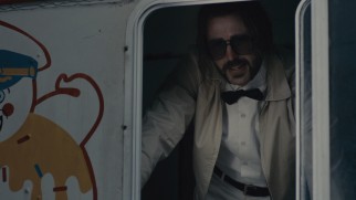 You might not recognize Chris Evans as hitman/ice cream man Robert Pronge, nicknamed "Mr. Freezy."