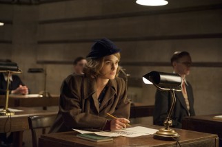 Joan Clarke (Keira Knightley) wows everyone with her ability to quickly complete challenging crossword puzzles.