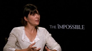 Real survivor María Belón looks nothing like Naomi Watts, but that doesn't faze her in "Casting 'The Impossible'" and the audio commentary.