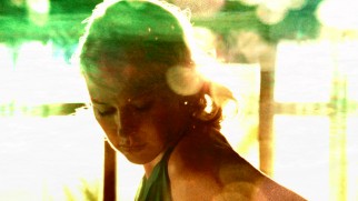 A fully healthy Naomi Watts appears in the Blu-ray's artistic menu montage.